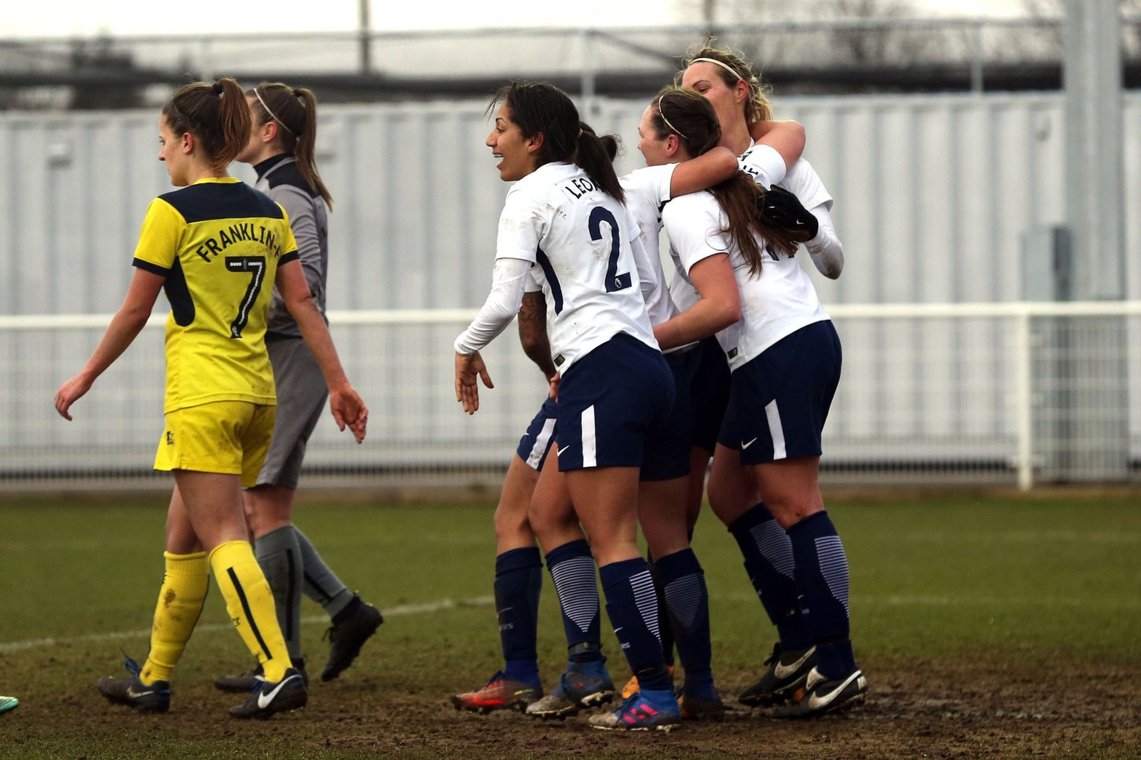 Spurs Ladies — Emma Beckett signs for Spurs Ladies from London