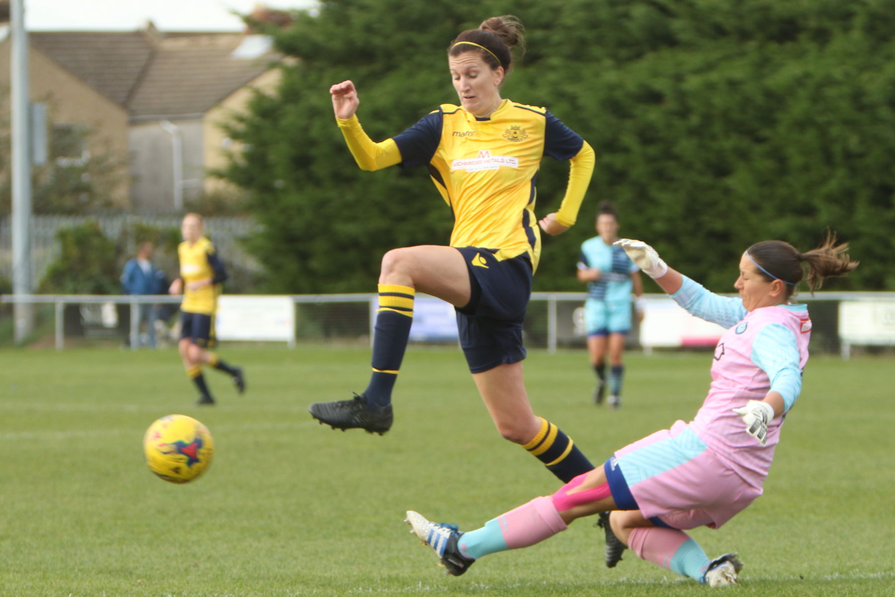 Regional League Round-up: Over 500 at Dulwich Hamlet as Ebbsfleet United  win - SheKicks