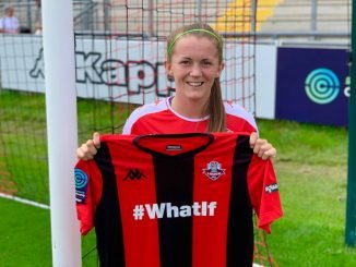 Molly Peters signs for Lewes