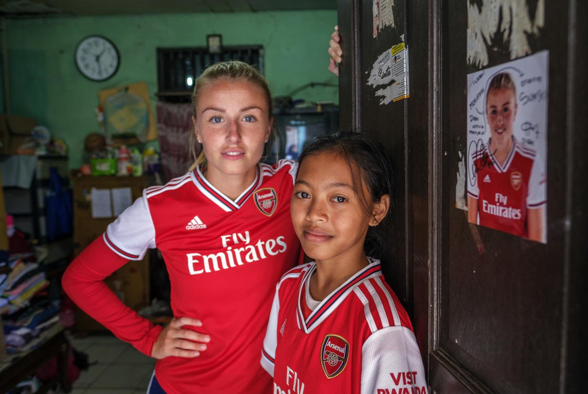 Save the Children Arsenal Leah Williamso