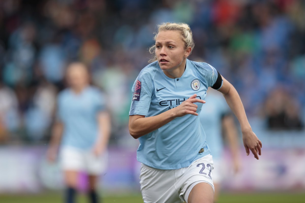 Claire Emslie signs for Melbourne City