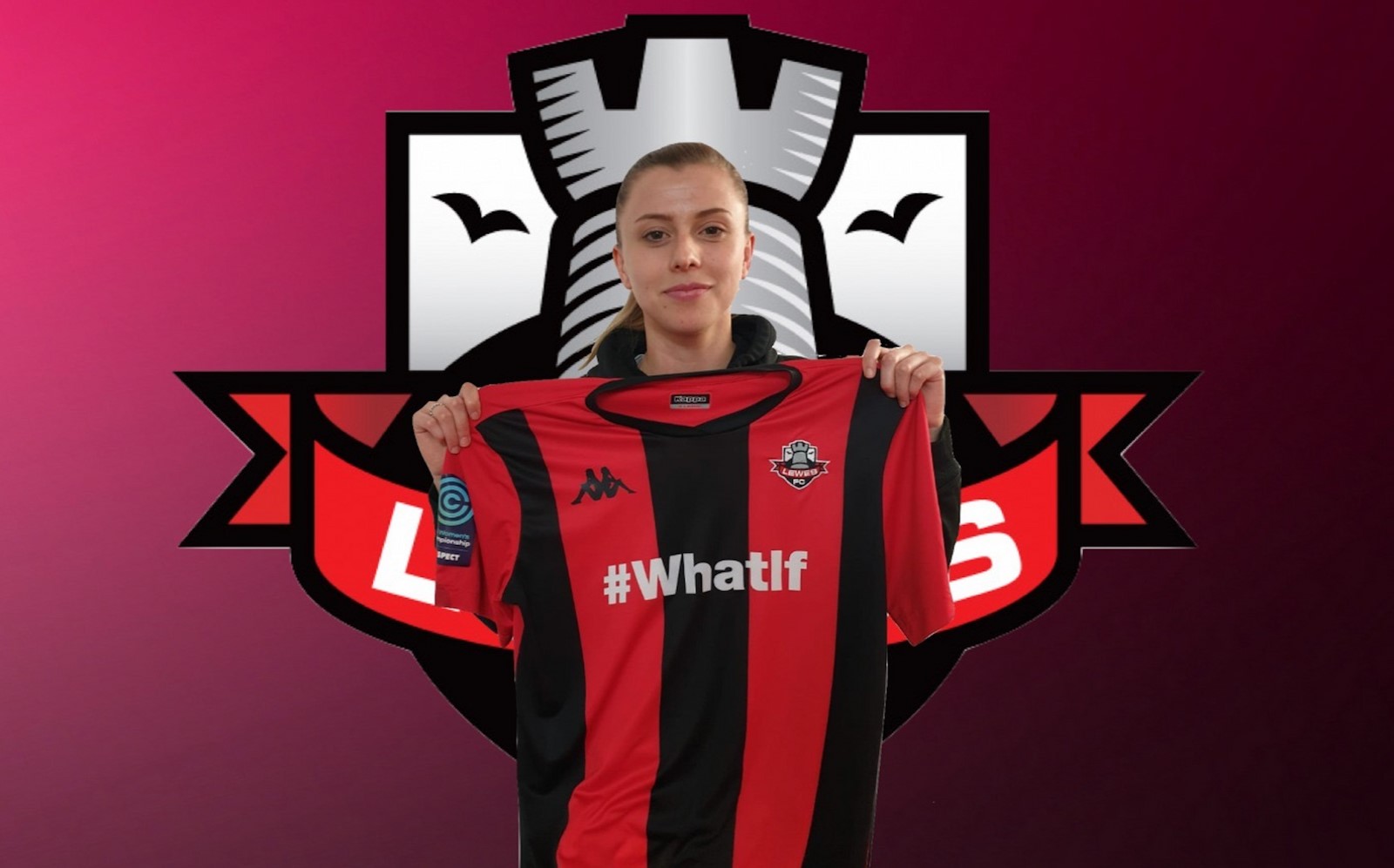 Ellie Leek signs for Lewes