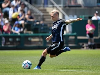 Jess Fishlock signs new deal with Seattle Reign