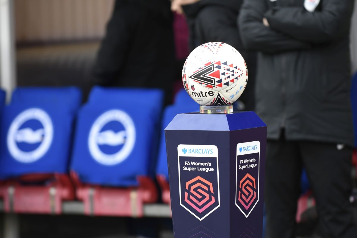 BarclaysFA WSL branding and match ball