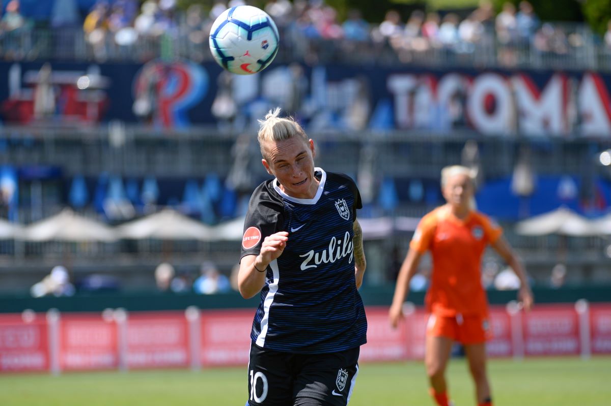 Reading's loan signing Jess Fishlock