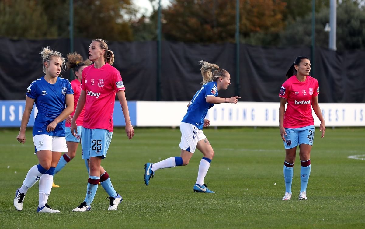 Lucy Graham celebrates her goal