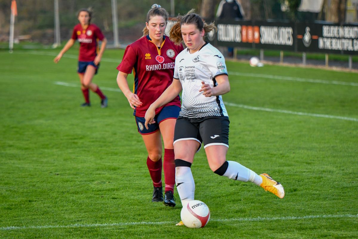 Swansea City scorer Chloe Chivers