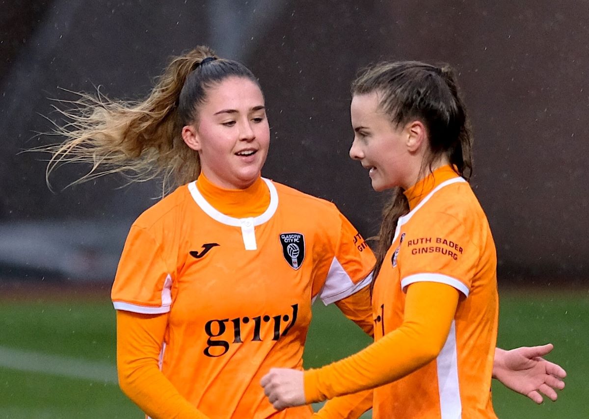 Glasgow City FC show their support for Scottish Women's Aid - SheKicks