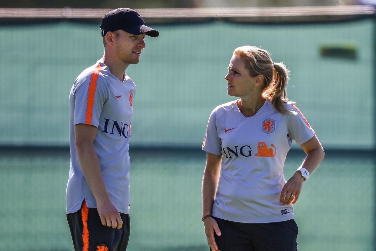 Arjan Veurink to assist Sarina Wiegman