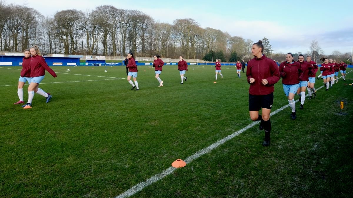 Burnley players warm-up