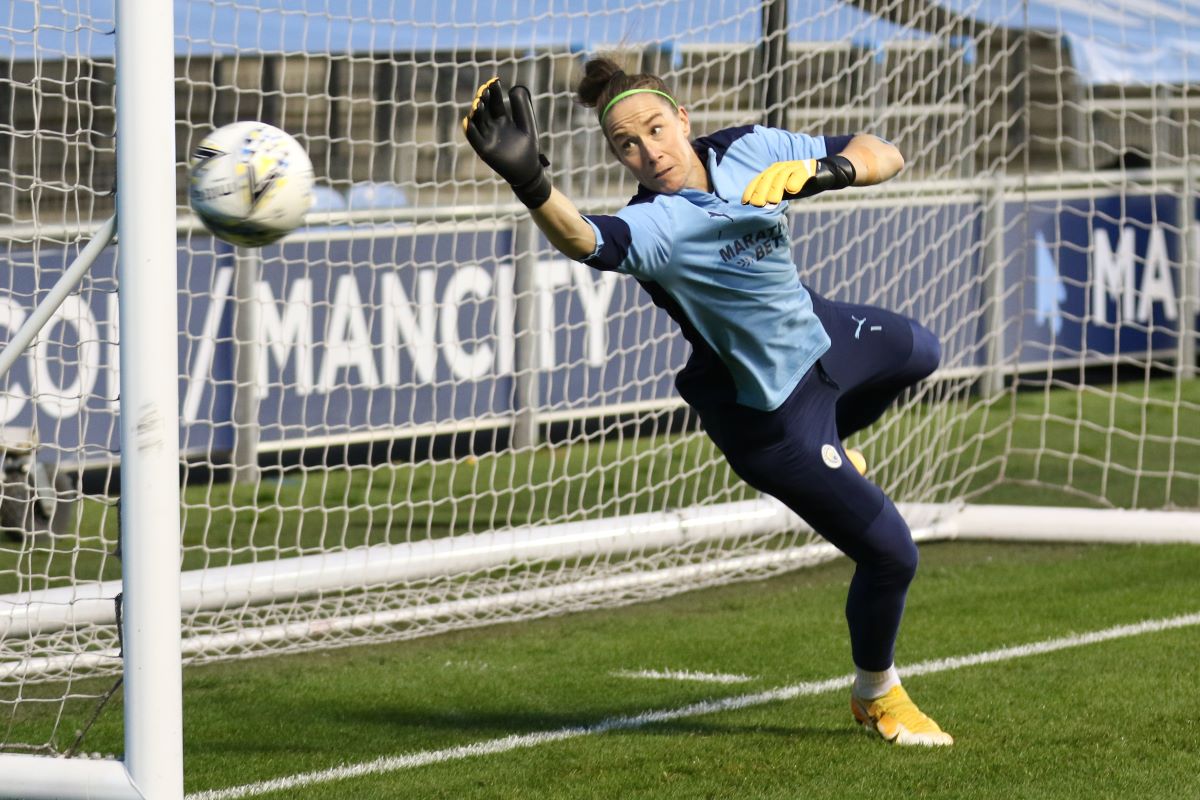 OL Reign's loan signing, Karen Bardsley