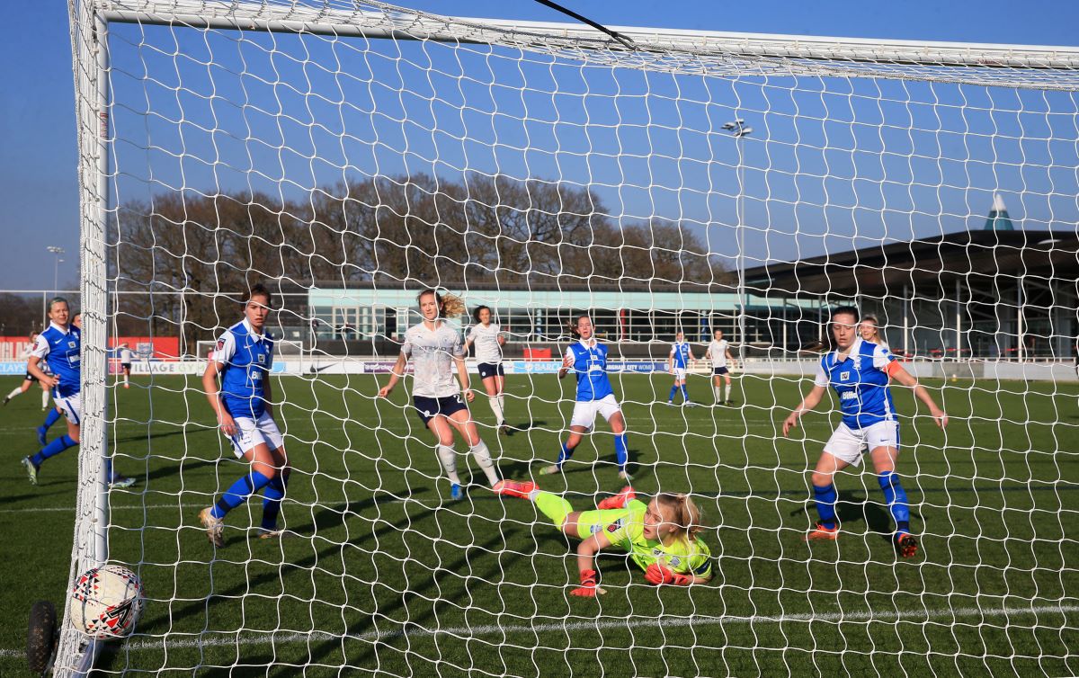 Sam Mewis scores the opener