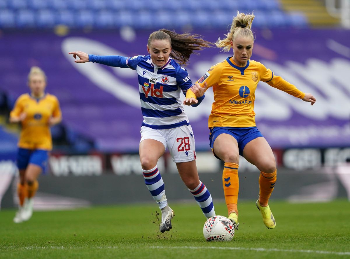 Reading's Lily Woodham (left) and Everton's Alisha Lehmann 