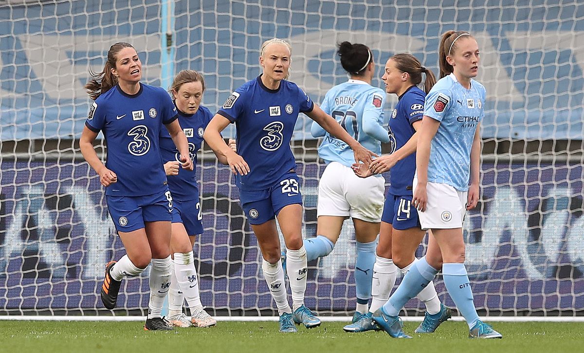 Chelsea celebrate a penalty goal