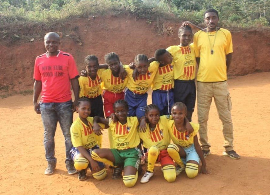 Women’s football team from the A.E. Ramassà 