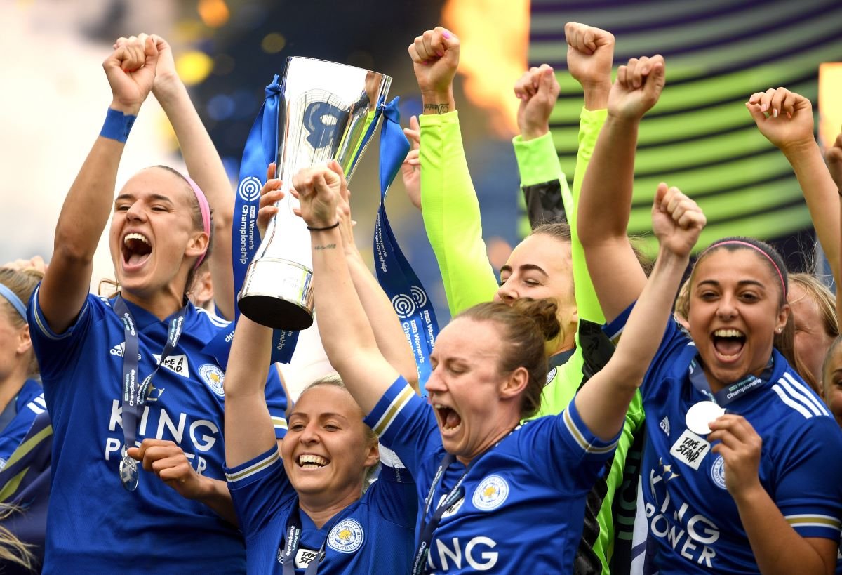 Leicester City levanta el trofeo FAWC