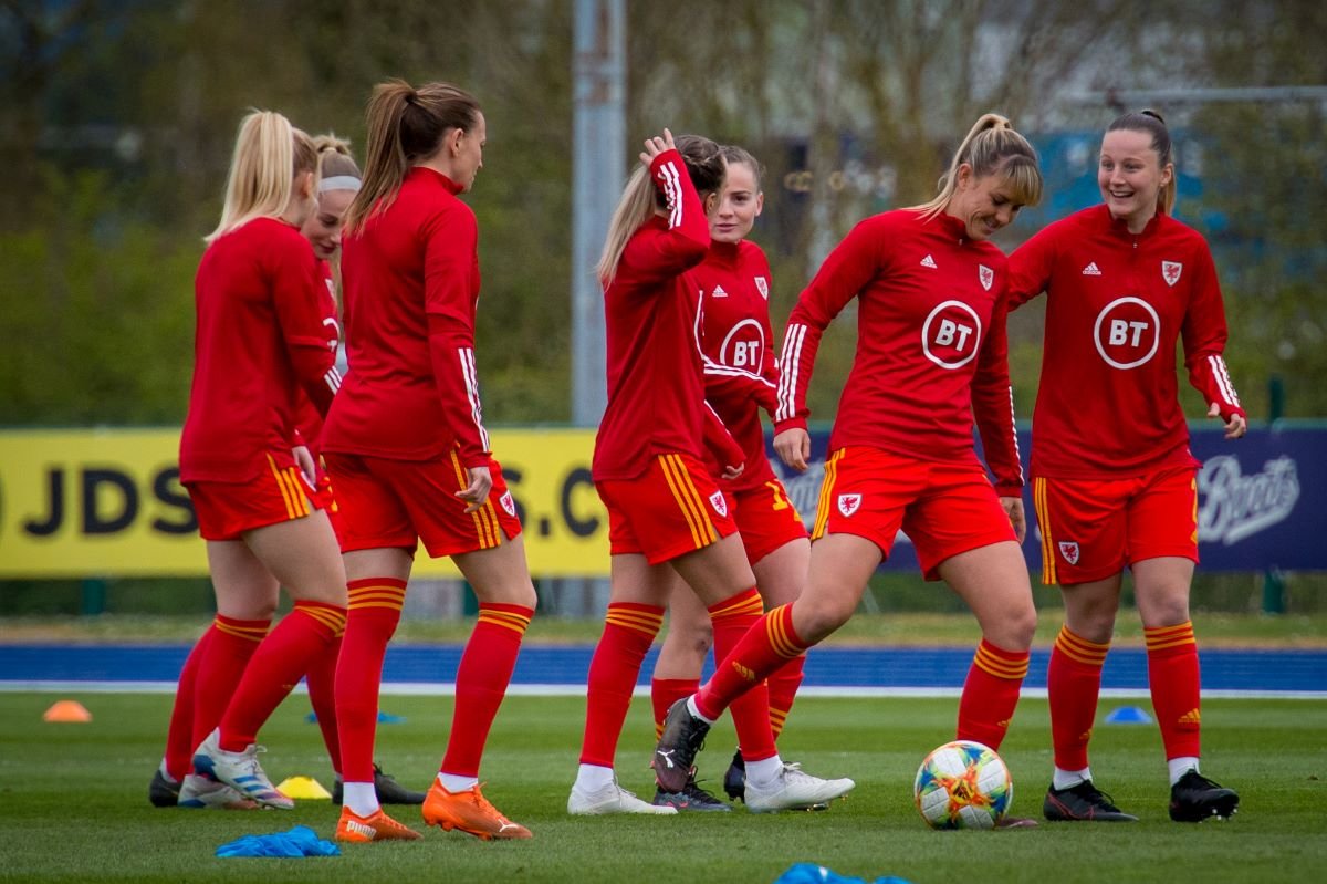 Wales players warm-up