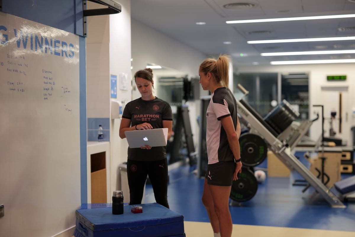 Stephu Houghton assists with research