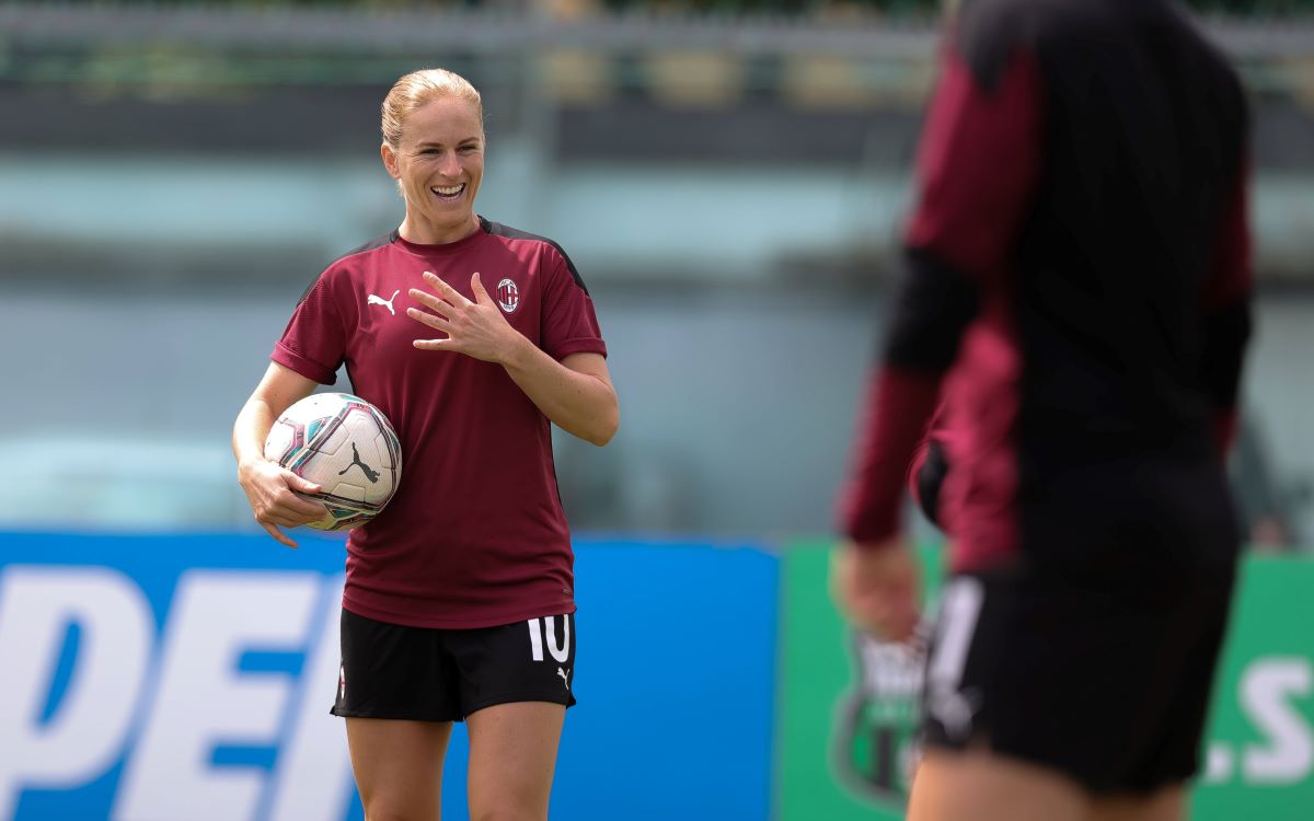 La nueva firma de Reading, Natasha Dowie