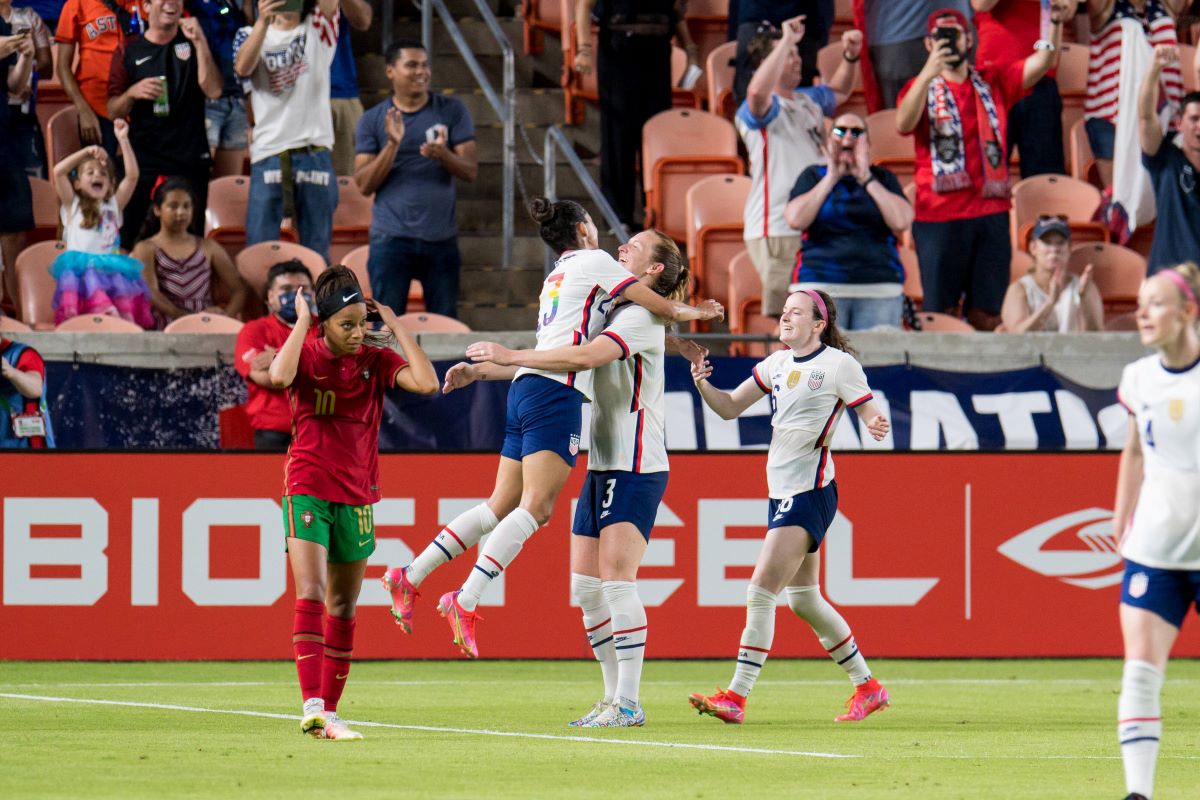 Estados Unidos celebra el gol contra Portugal