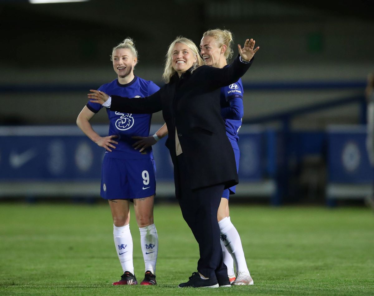 La entrenadora del Chelsea Emma Hayes