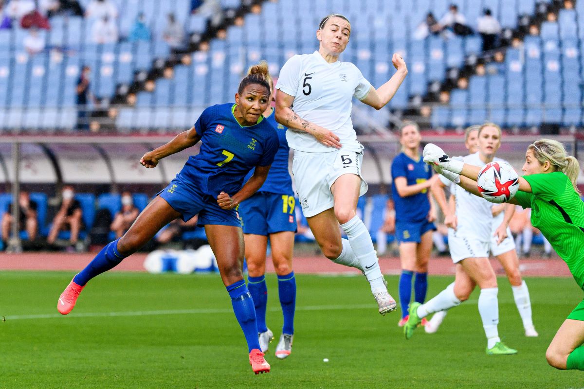 Madelen Janogy scores for Sweden