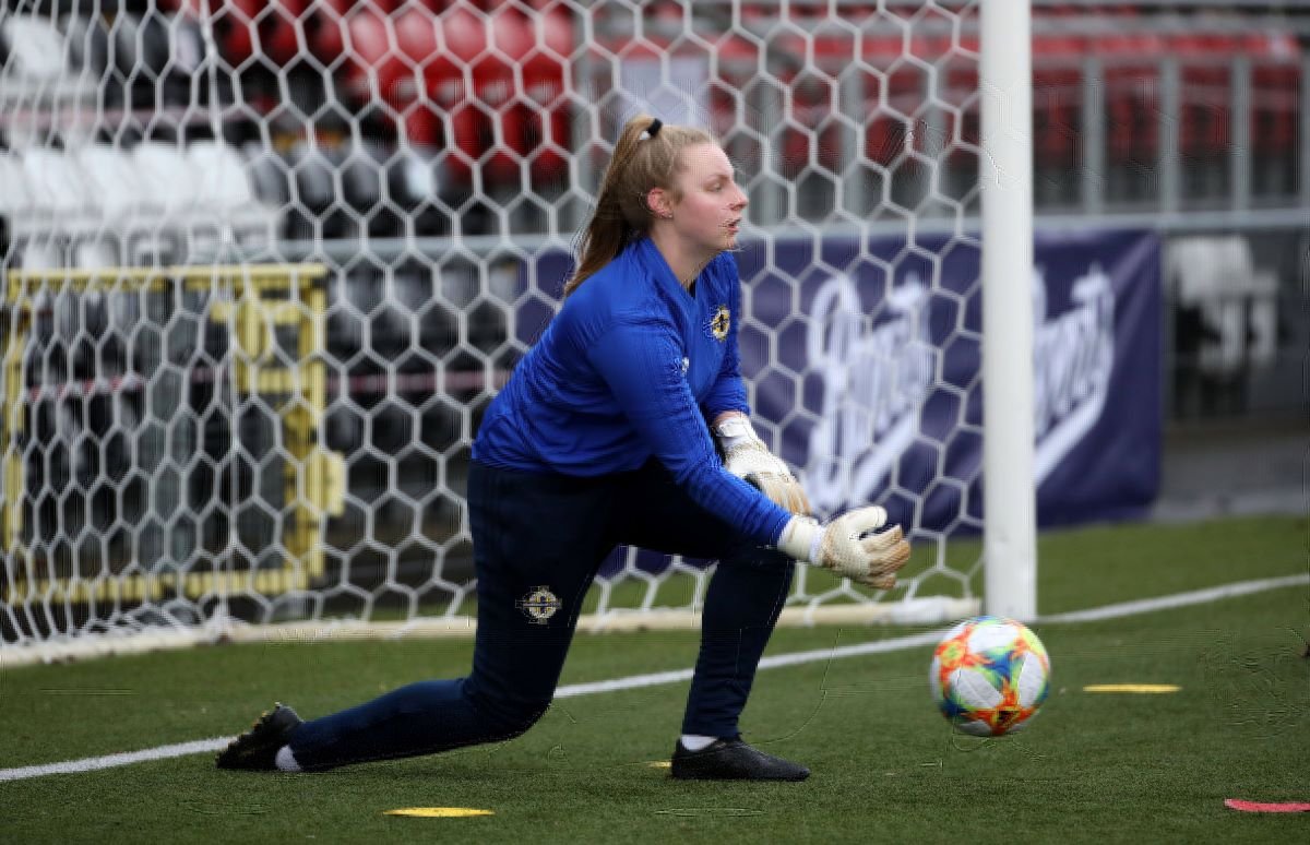 Dundee United's new signing, Lauren Perry