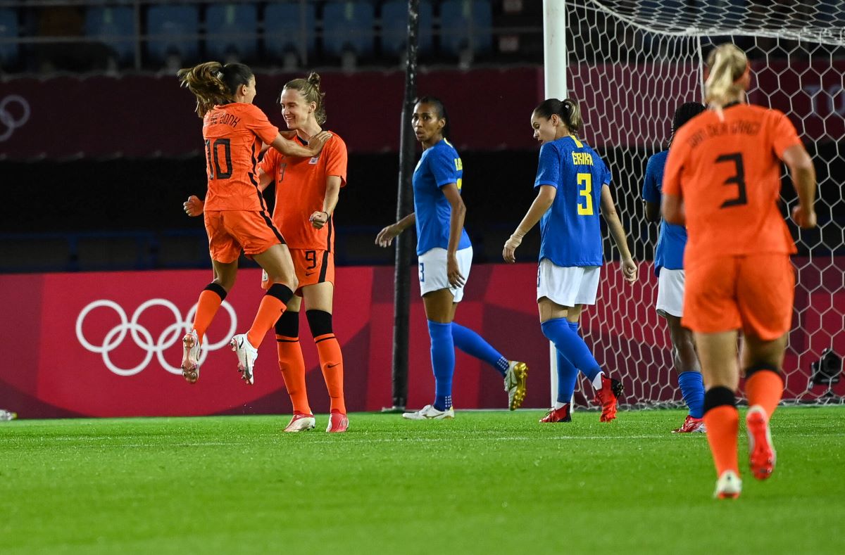 Miedema celebrtes goal for Netherlands