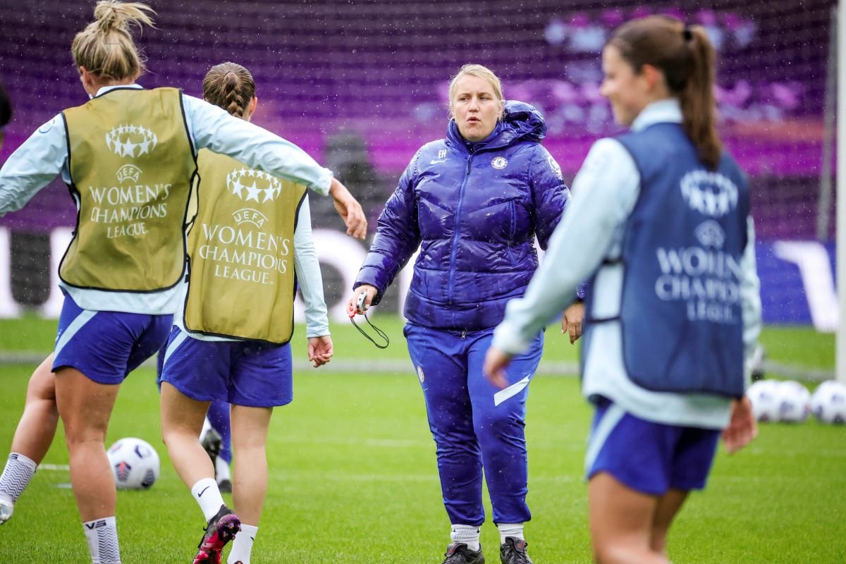 Emma Hayes shortlisted for UEFA Coach of the year