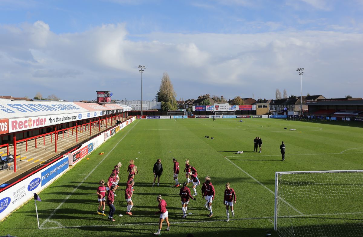 West Ham players warming-up