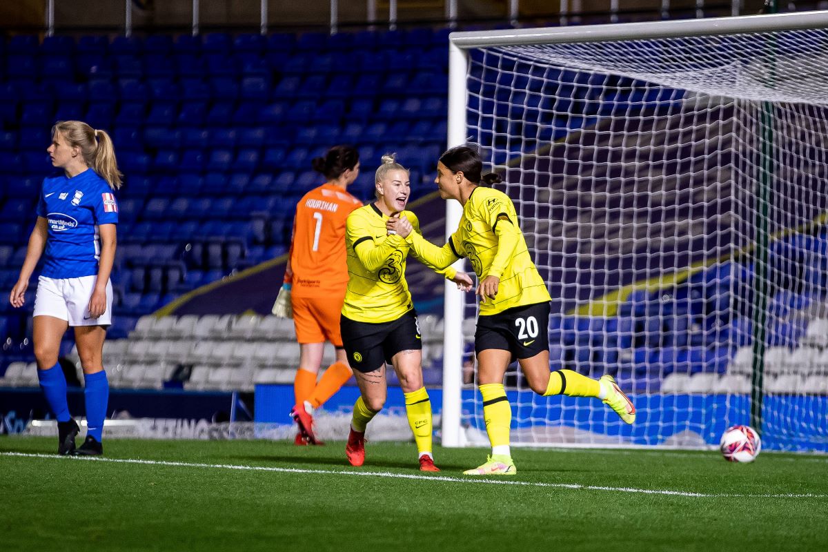 Sam Kerr gives Chelsea the lead