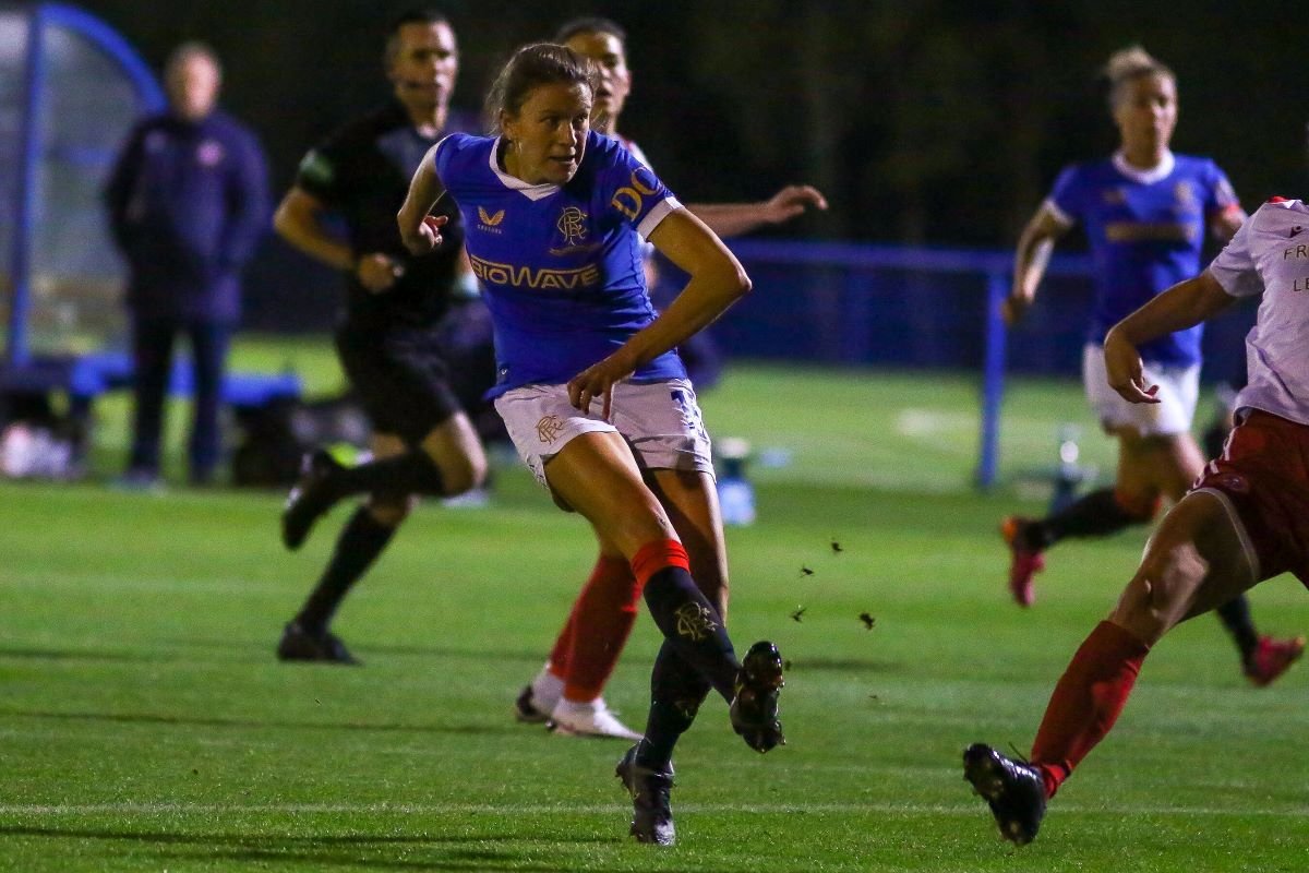 Rangers' Lizzie Arnot in action v Spartans