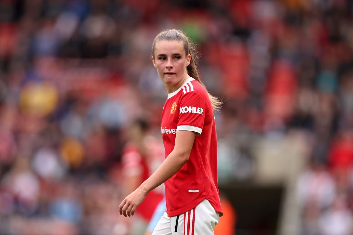 Manchester United Womens Ella Toone Goes Back To School Shekicks 