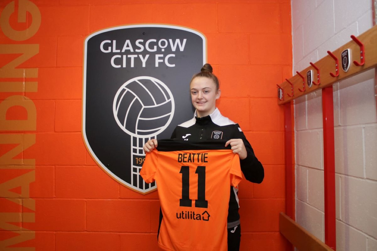 Glasgow City sign Kerry Beattie