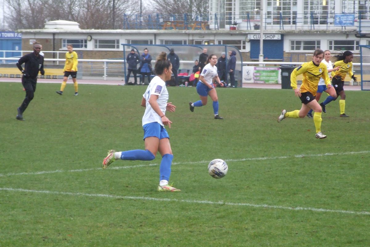 Enfield Town venció a Kent Football United 6-0.