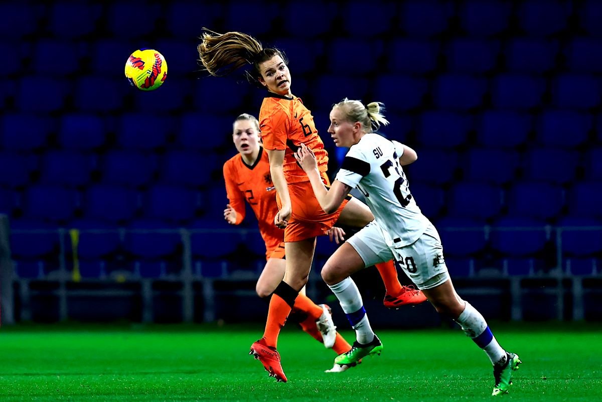 Netherlands beat iceland at Tournoi de France