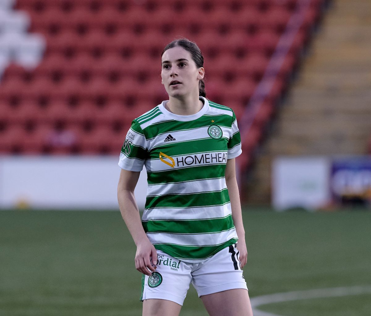 Clarissa Larisey, de Celtic FC Women, consiguió el gol inicial contra Hibs