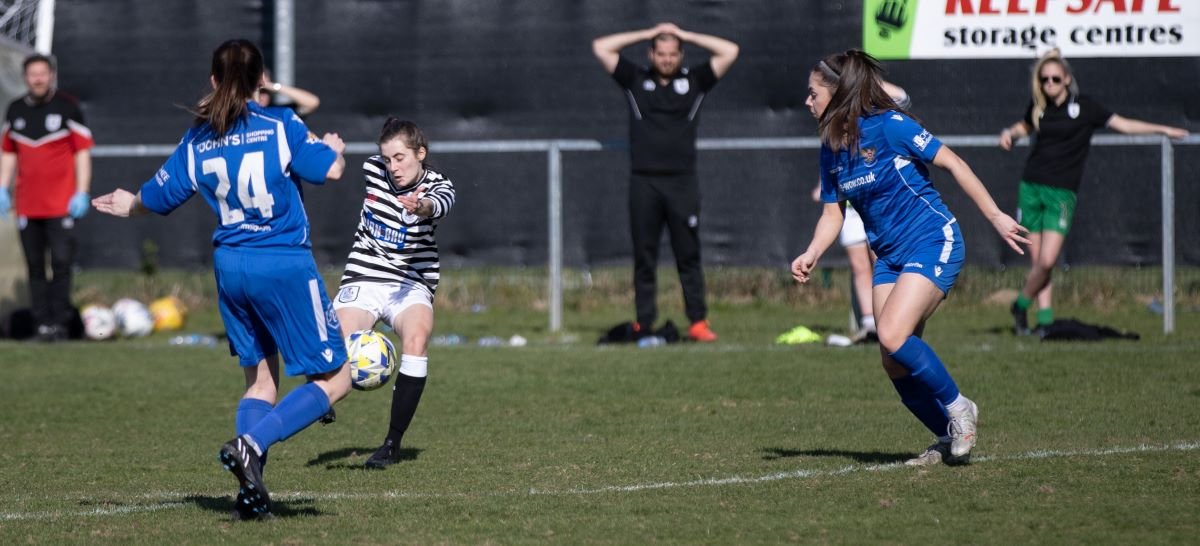 St Johnstone overcame a Queen's Park fightback. 