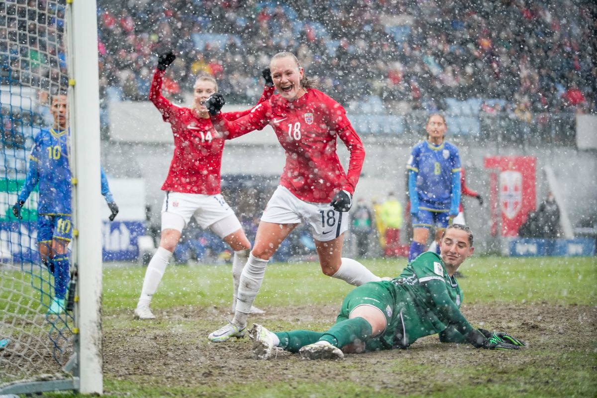 Norway beat Kosovo 5-1 in a Women;s World Cup qualifier