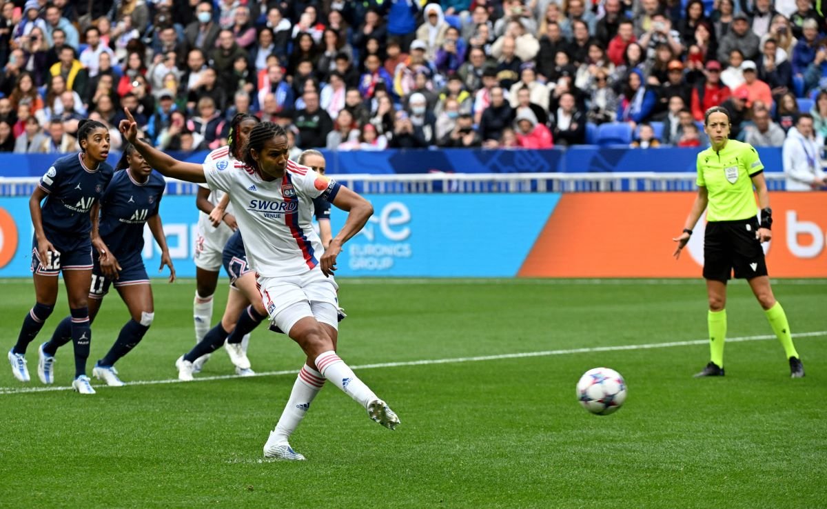 File:20180912 UEFA Women's Champions League 2019 SKN - PSG Shuang