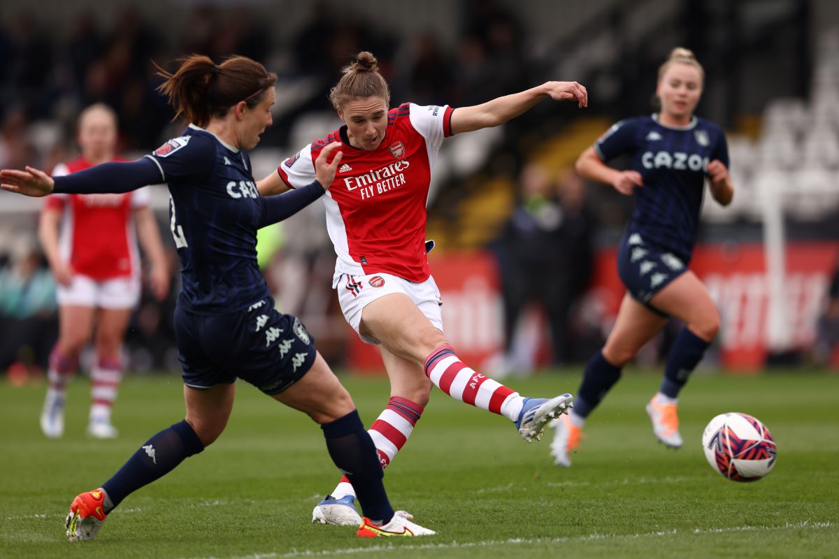 Vivianne Miedema scored an early brace for Arsenal against Aston Villa