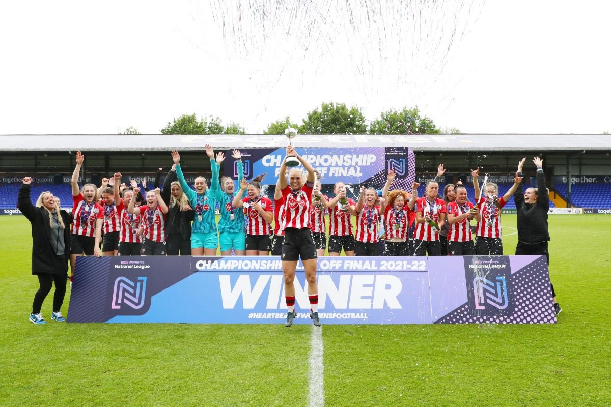 Southampton lift the FAWNL Championship Play-Off trophy