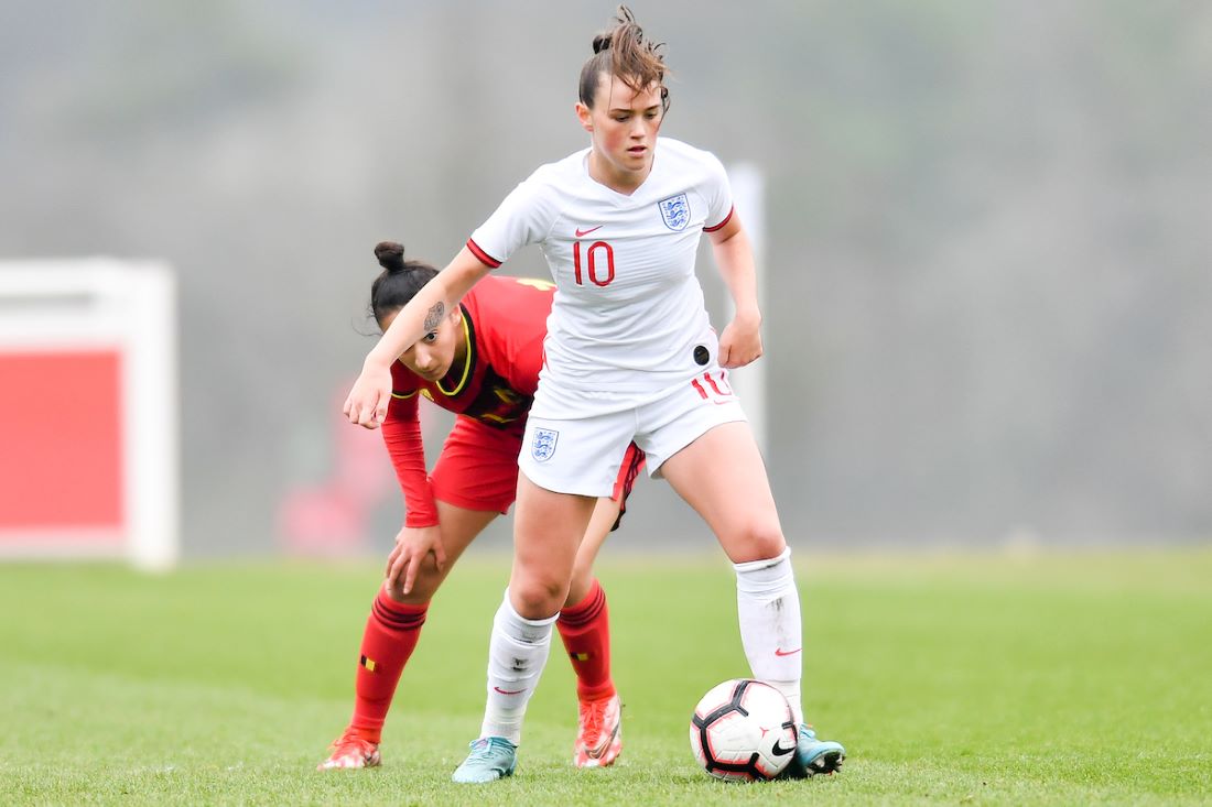 La Sub-19 de Inglaterra Grace Clinton tuvo dos asistencias y un gol