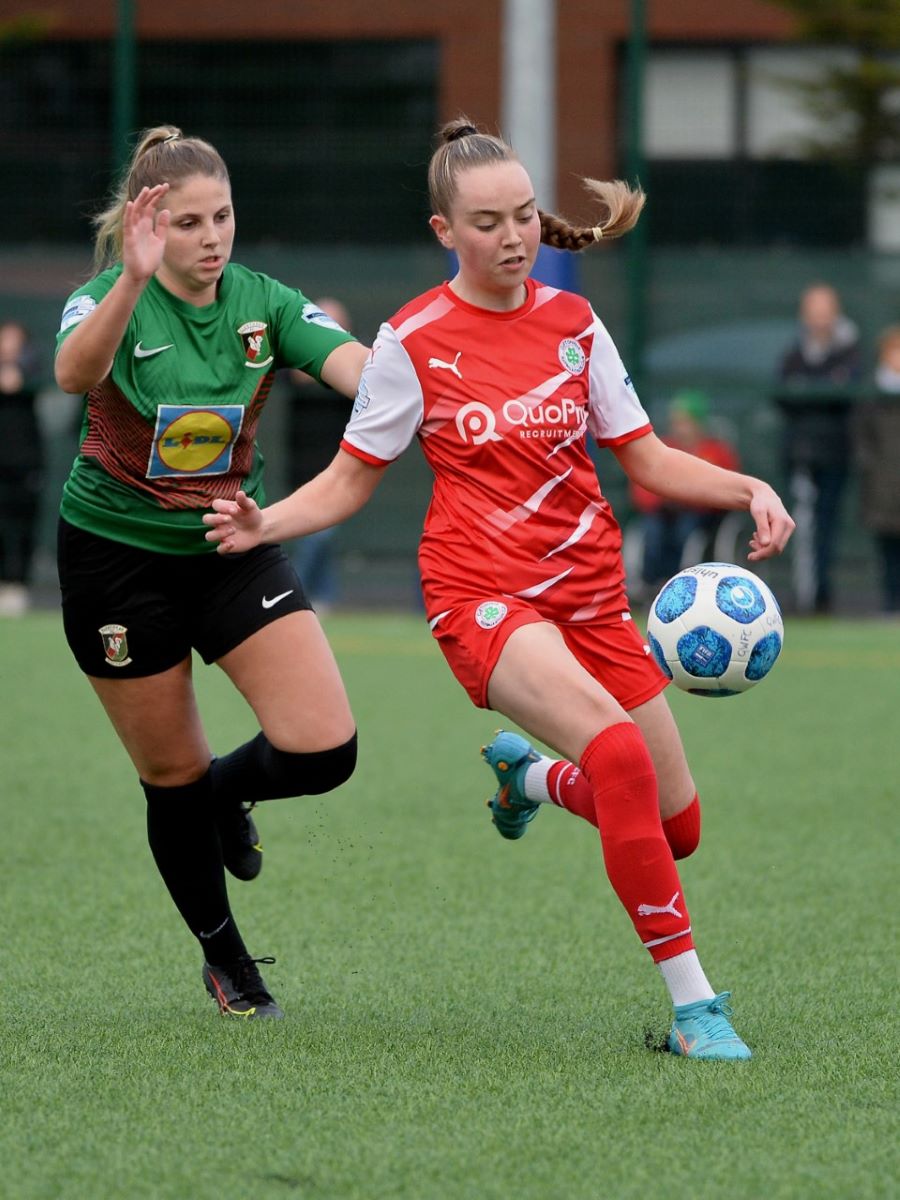 Holders Glentoran lost to Cliftonville in NIFL Cup