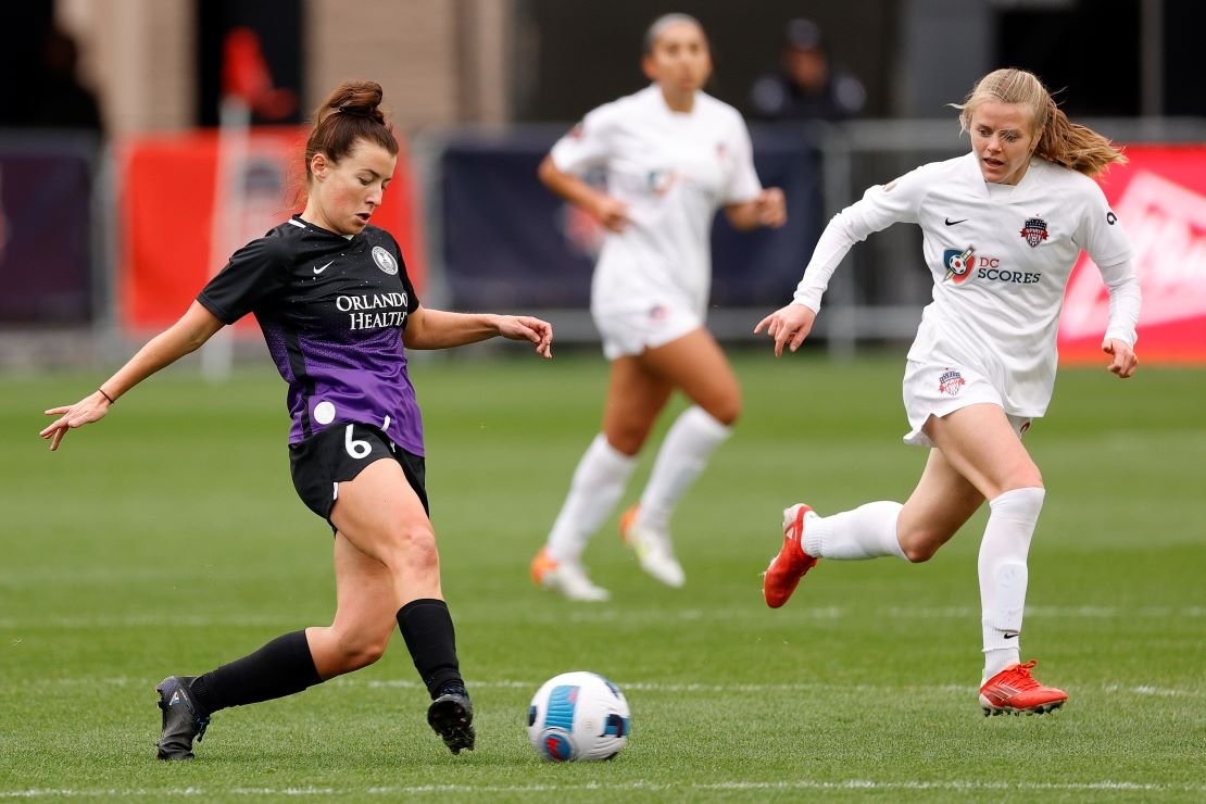 Celin Bizet looks on during a Paris Saint-Germain Women training News  Photo - Getty Images