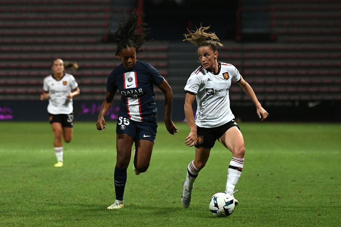 manchester united female jersey