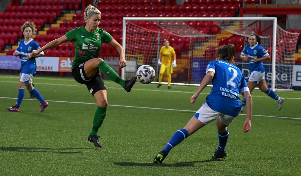 Glentoran beat Linfield in Cup semi