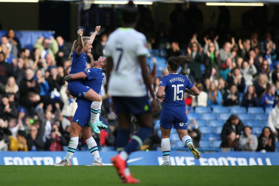 Chelsea and Tottenham Hotspur - Barclays FA Womens Super League - Stamford Bridge London, November 20th 2022: Erin Cuthbert (22 Chelsea) goal celebration during the Barclays FA Womens Super League game between Chelsea and Tottenham Hotspur at Stamford Bridge,