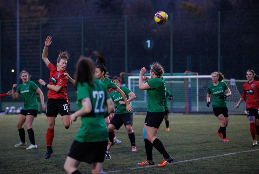 Queen's Park ganó 5-1 en Stirling University en SWPL2.