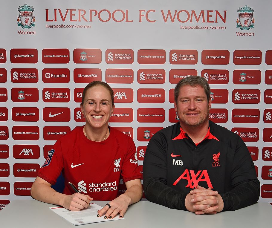 Liverpool sign Natasha Dowie on loan from Reading